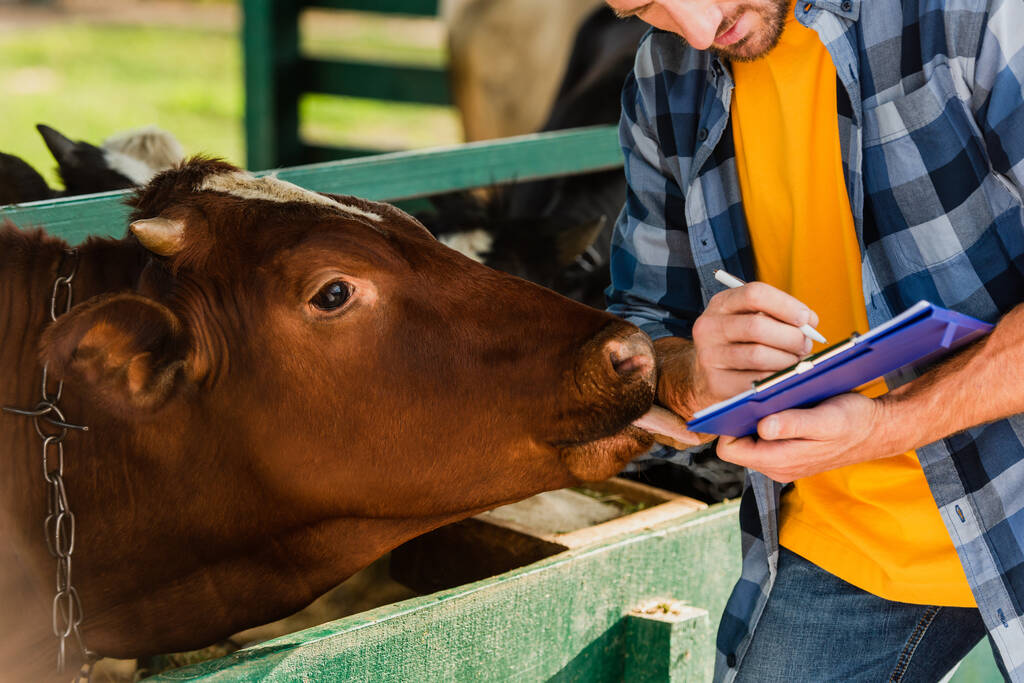 Kup mleko zastępcze Nutrimilch dla cieląt i prosiąt. Wysoka jakość, sprawdzona receptura, szybka wysyłka. Zamów online od producenta – sklep Envipro.